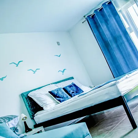 Guest house Victoria I Blisko Plazy 3*