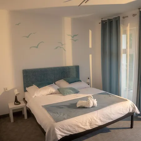 Guest house Victoria I Blisko Plazy