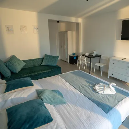 Guest house Victoria I Blisko Plazy